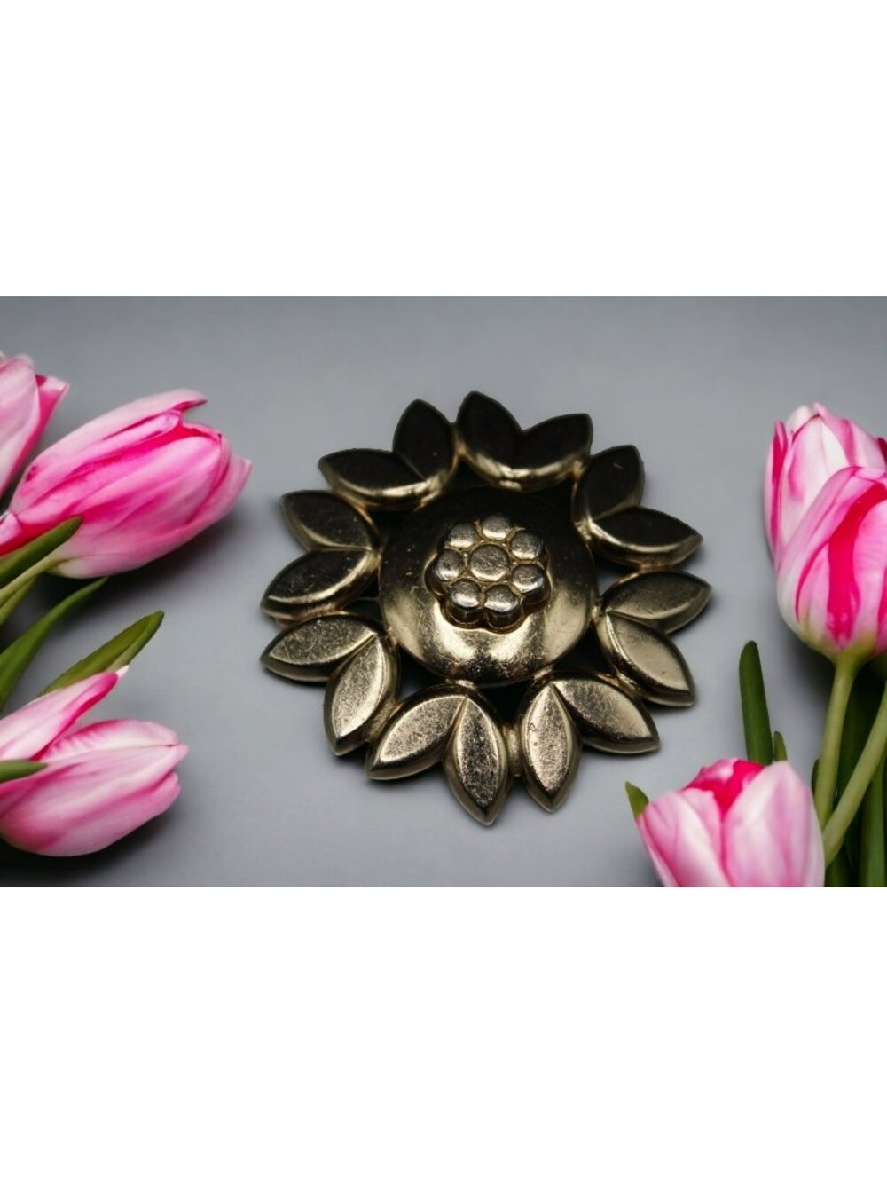 Monet Brooch Pin Gold Tone Vintage Floral Pinwheel Signed Jewelry